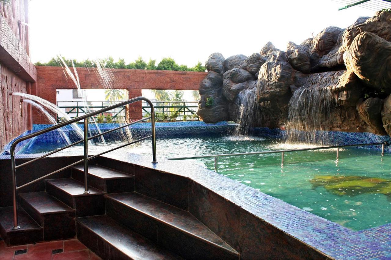 Parklane Hotel Mysore Exterior foto