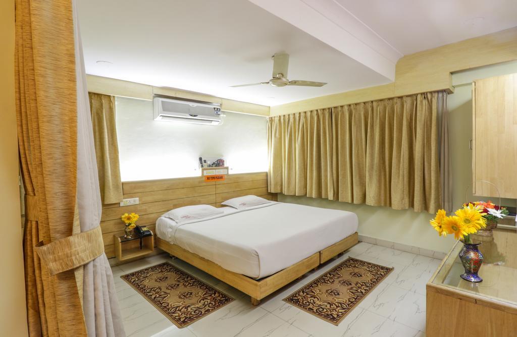 Parklane Hotel Mysore Exterior foto
